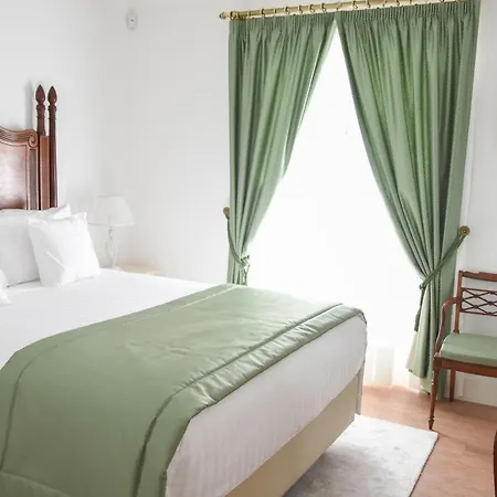 Homestay Sra Da Oliveira Solar Heritage Leiria
